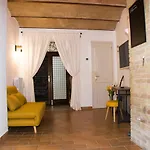 Happy House - La Basilica Daire