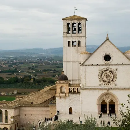 Happy House - La Basilica * Ασίζη